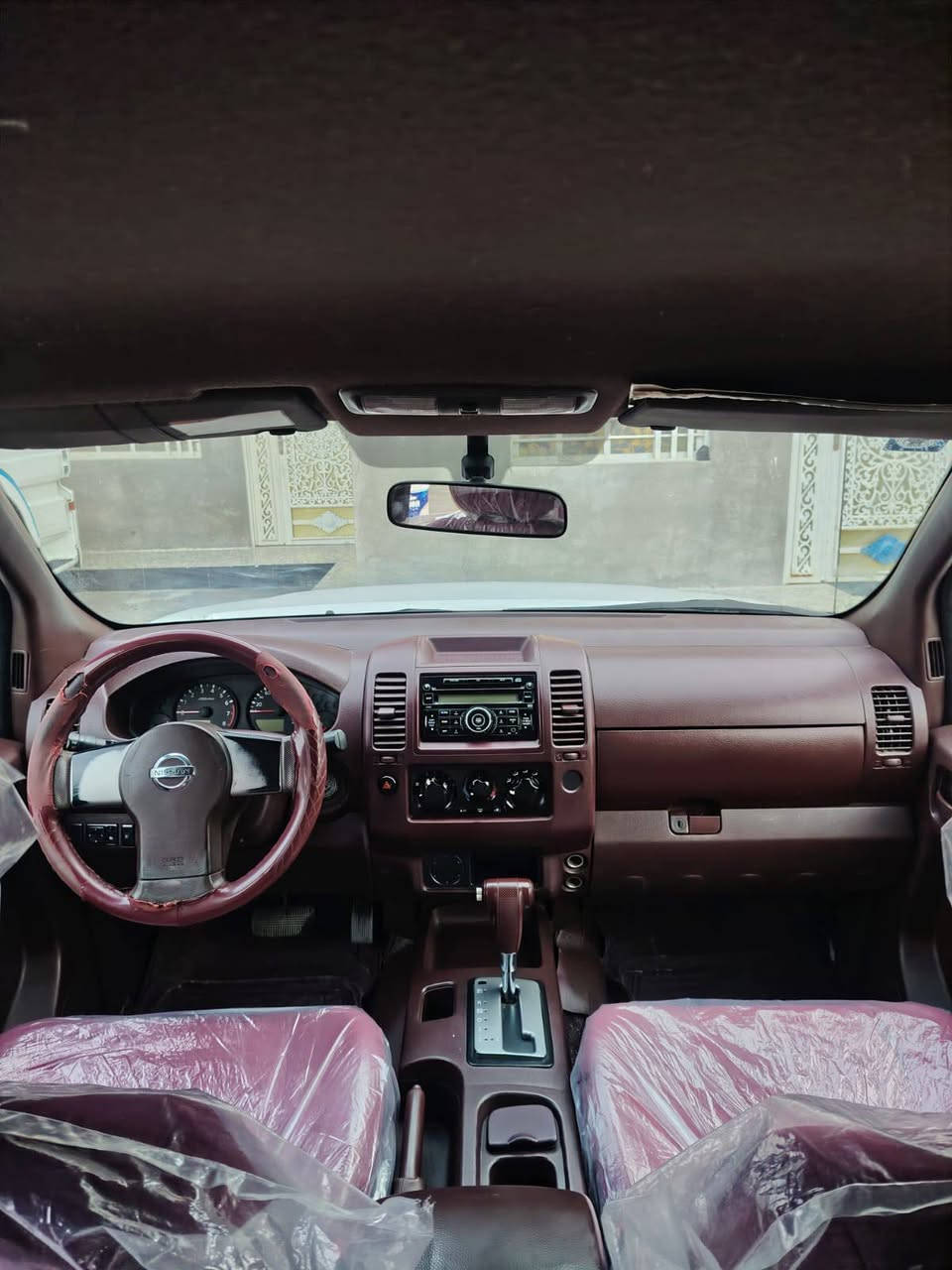 السلام عليكم نيفارا للبيع موديل 13  رقم بصره بسمي اوتوماتيك سنويه ل 29 سياره جديده مال بيت السعر 125 العنوان البصرة الزبير/الهاتف***********
