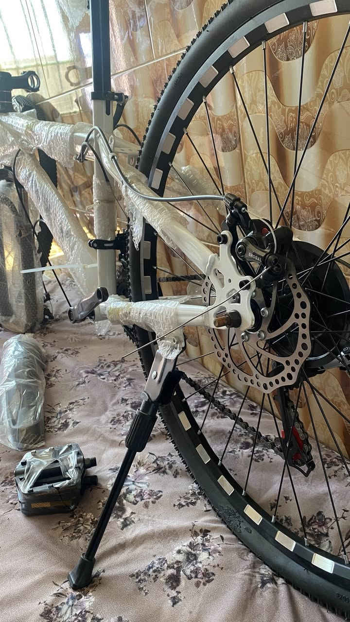 دراجه هوأيه رياضيه بعدها بل كارتون للبيع  حجم 26
سعر 125 
***********
