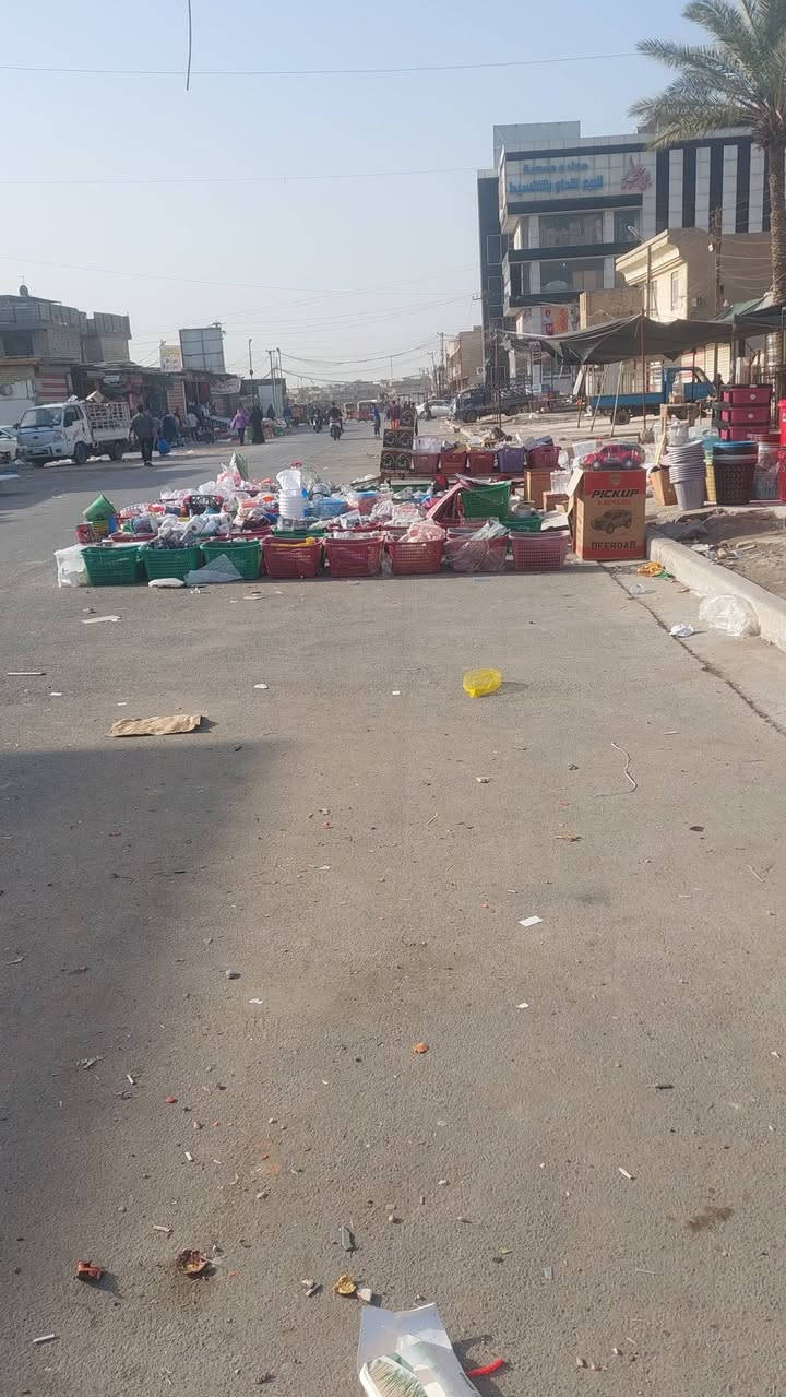 لبيت للبيع المساحه 150
لبيت تجاري مع محلات  يتكون 5غرف واستقبال مع صحيات 3
الموقع الشعب قرب مستشفى الزهراء الاهلي  سوك الصبح 
الاستفسار  ***********
***********
