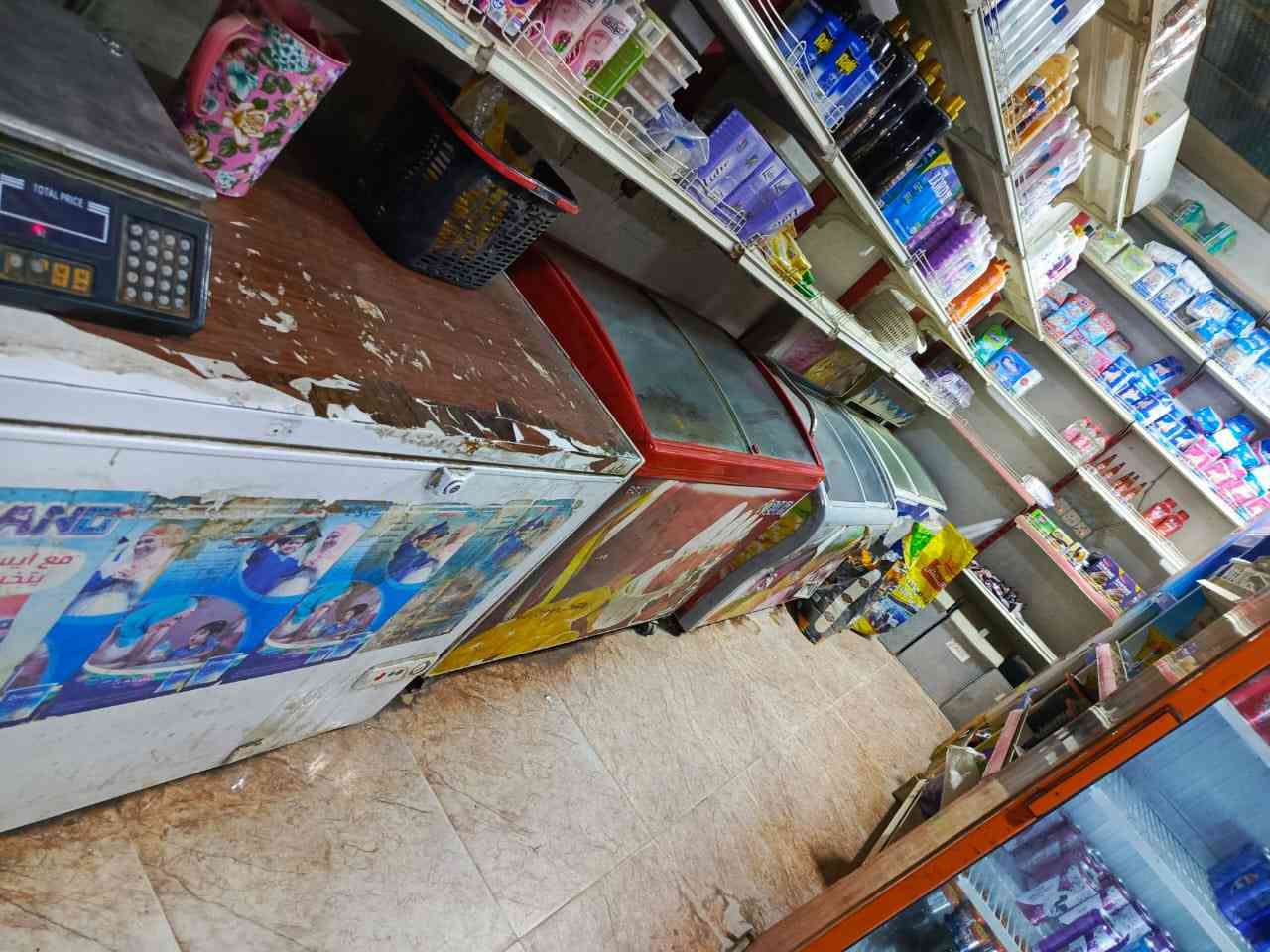 سلام عليكم
اغراض محل للبيع كاملات 

مجمدات عدد 4 

عارضات ببسي عدد 6 ثلاجات 

سفينه مال حلويات ورفوف كامله 

ارفوف مال جدران كامله 

عارضه مال جكاير 

عارضات سطحيه 

عارضات مال أچباس 

أسعار مناسبه 

مكلف بلنشر 

اتصل وتدلل : ***********
