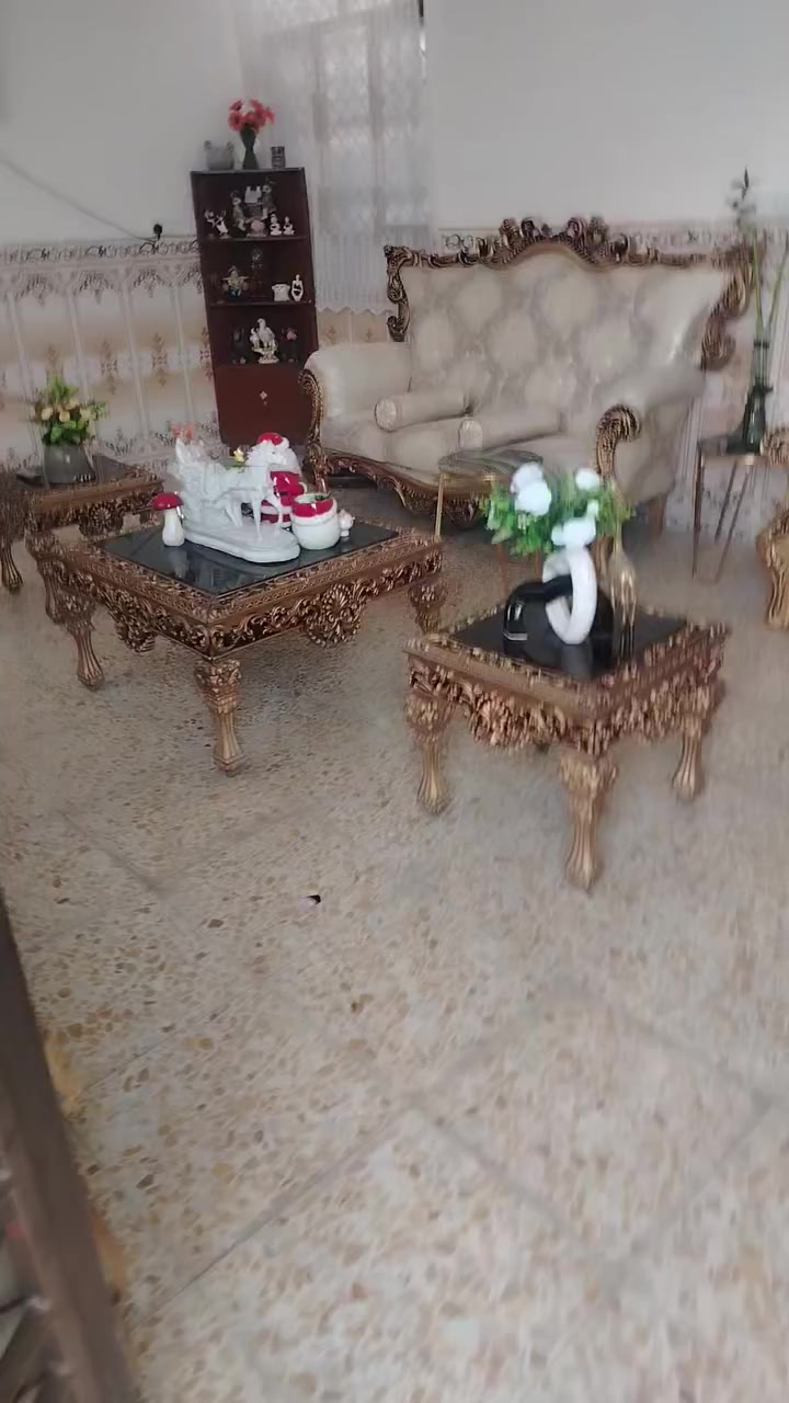 بيت لبيع م ٢٠٠ قرب إسواق إحسان الخفا جي قرب جسر عشتار  الاستفسار عل رقم ***********
