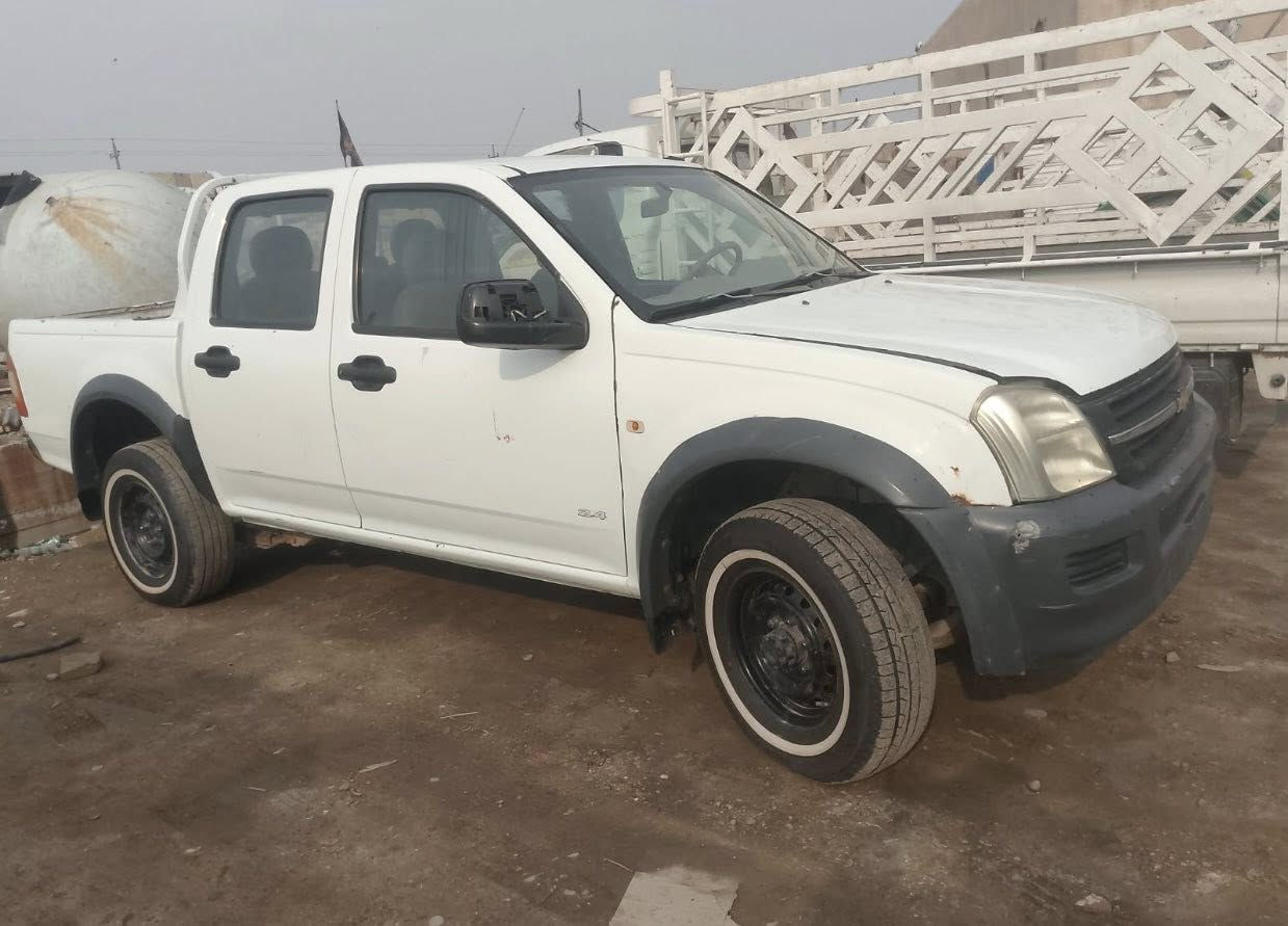 مرخصه الامين بيكم للبيع مال مزاد بيها كتاب مزاد تترقم سياره اي محافظه تريدها ورقمها على دوله سياره جديده وبلاديه من كلشي ومكفوله من دعمه وصبغ ومكينه وكير واكسل وحداديه وتبرد وتخم تاير كله مكفول وشغال وبلادي وسياره جديده بيها مكينه بانزين وكير جدد ابلاديات مال شركة سياره موديل (2005) موجوده بغداد 
سعرها (٤٨ ورقه ) 
رقم ***********
