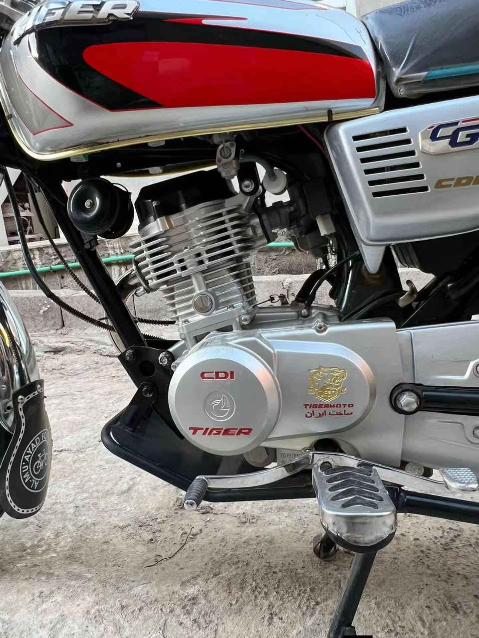 سلام عليكم دراجه وراق البيع سعره 450بيه مجاله 25 قفل بعد لا تعامل شراي خابر عله رقم وتدلللي 0774 867 3489
