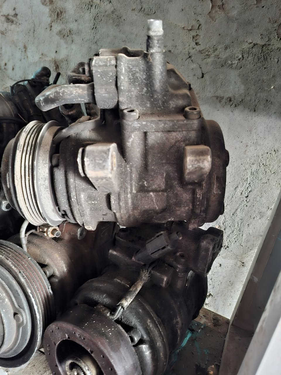 سلام عليكم تتوفر كمبريسرات حاويه مسكر ومفتوح وضمان بالعمل 
غاز فرنسي اصلي 

مراوح f01 

مراوح تبريد 

تنظيف المنظومه التبريد بالكامل 

العنوان النجف كوفه شارع المعمل 

***********

***********
