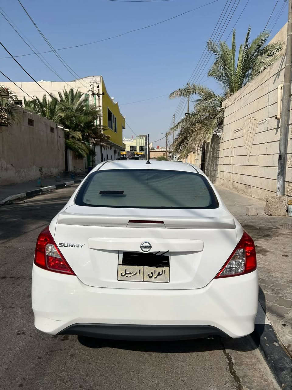 سلام عليكم للبيع نيسان صني هندي2021  سنويه قبل شهر نتهت كفاله عامه عدا خسفتين زغار بل باب شوف العين جاهزه من كلشي تخم تاير حداديه تبريد زنون ودوشمه ترايك لربيل عنواني البصره ابو الخصيب السعر ب88وبيه مجال للشراي يتصل *********** البصرة, العراق
