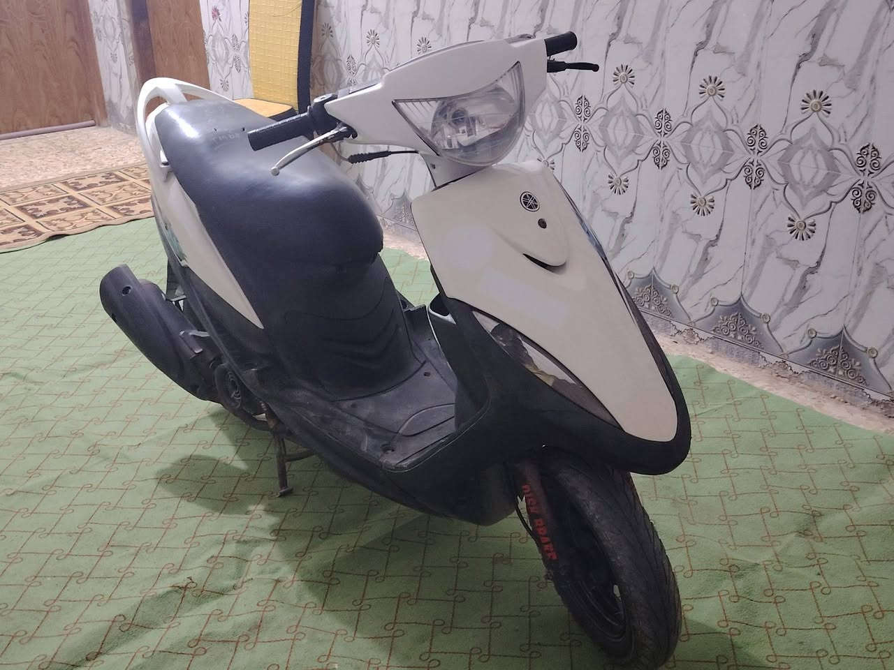 السلام عليكم ، ماكس عدلة 49 للبيع ، نازله من الحاويه قبل 4 اشهر ، سعر 825 مكفولة مكينه وكلجات وشاصي ، نواقصها زنجيل تايمينغ ، قفل صندوك ، سبرنكه ستان ، واشر صره ، واشر مبخره ، واير عداد ، فحمات ودهن بريك امامي ، نظام السوبر الي بيها طلقات + صالنصة fm جديدة والبلادية موجودة ، معدل الدراجه 95 ، تايرات جديدة ودبلات ممتازه ، الانارة مالتها لايت اصفر وابيض وسكنات رماش ازرك وابيض واشاير اماميه بيضه وخلفي اصفر ، المكان البصرة المدينة الفتحية الساجية قرب محل احمد للتبريد ، تواصل تلغرام shallows1@ ، رقم واتساب\رصيد *********** وانا خادم .
