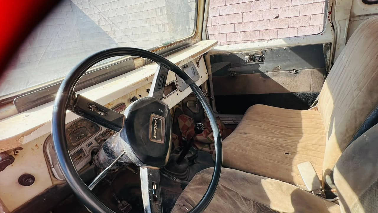 السلام عليكم للبيع 
تيوتا شاص (حوثيه ) 
موديل 1979
رقم ديالى 
تحويل مباشر 
السياره جاهزه 
مكان السياره صلاح الدين/ الضلوعيه
السعر 30$ وبيها مجال 
للاستفسار الاتصال على الرقم 
***********
