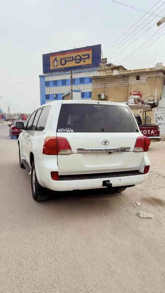 يالله ادوات ادوات ادوات  لاند كروز 2011  خليجي حاوية بدون كص بدون فتح جاهزة من كلشي ع وضع الشركه السياره دخول جديد مكينة 8 سلندر بريم تاير جديدة  تريك ناشف  من حدادة من نعومة تعهد من السرقة والعشائر والكص العنولن بصرة سعر 160 بيهة مجال  ***********
