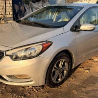 كيا فورتي 2015  وارد امريكي  ضرر جاملغ وبنيد. وبيه كلير الصفحتين محرك ...