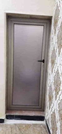 عمل واجهات زجاج 10 ملم   اللمنيوم جي 60 والسلايت الموبايل  والشاور الز...