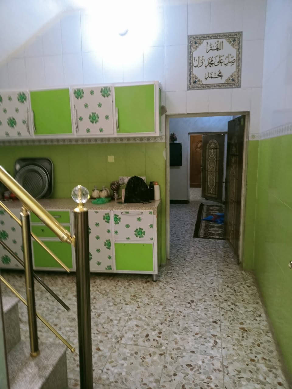 مشتمل بلفلاحية بقرب حسينية الرسول ظهر كورنيش الفلاحية ١٠٠ م قاطين
يتكون من غرف نوم عدد ٢
ستقبال مطبخ صالة
صحيات
منور
بسعر ٩٢ وبي مجال 
***********
