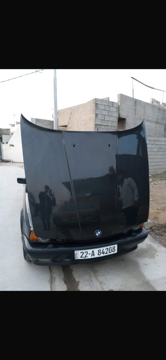بي إم موديل 1991حجم525 سنويه جديد ابسمي كابون بانزين بي  تحويل وكاله بيهه جملغ خلفي بدون دواخل السعر 55 عنوان كركوك رقم تلفون ***********

