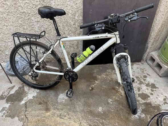 بايسكل نوع لويس كندي

حجم 26 سستم شيمانو الاصلي مو التجاري المقلد
مكينة8 نمرات عكرب + 3 نمرات بايدر 
دبل امام شغال 100% شرط الفحص 
البريكات شغالة والتبديلات مال السرعة شغالات  وسريع بالحركة والتنقل عن تجربة اضافة لهذا الويالة من الداخل لون اسود فحمي ومطبوع عليهن علامة الشركة المصنعة
وبوري السرج ايضاً مطبوع علي اسم البايسكل 
للأستفسار اتصل على *********** او على الواتساب او الماسنجر 

السعر 150 الف الموقع بغداد الدورة
