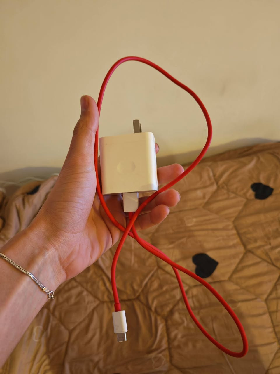 شاحن سوبرفوك 80 واط مع الكيبل اصليه مال كرتونه للبيع السعر 30 الف
مكاني بغداد حي اور 
***********
