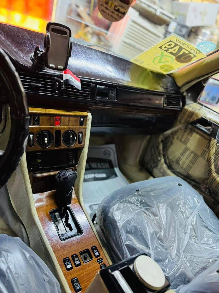 مارسدس دب للبيع محور موديل 87سياره جاهزه مكينه بطه وكير جديد كهربائيات جاهزه وسياره مالت جناي نضيه تحكم اريل كهربائي رقم بغداد  نكليزي *********** سعر 65بيه مجال مستعجل
