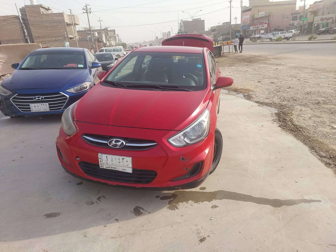 هيونداي اكسنت 2017 (وارد أمريكي) للبيع
الموديل: 2017
​المحرك: 1600 GDI 
​المسافة المقطوعة: 109,000 ميل
​اللون: أحمر
​الرقم: بابل (السنوية مجددة لغاية 2029)
​المواصفات والحالة:
​التبريد والتدفئة: شغال وبحالة ممتازة.
​الداخلية: مدوشمة أرضية جلد بالكامل 
​الإضافات: شاشة أندرويد + تطعيم صاج  للستيرن والدشبول والأبواب.
​نظام القيادة: نظام (ECO) الموفر للوقود.
​تفاصيل البدن (الضرر والصبغ):
​الضرر (أمريكا): ضربة في قبق الجنطة.
​الصبغ: قطعة واحدة فقط (الباب عكس جهة السائق) بمقدار ٣٠ سنتم تقريباً.
​العنوان حلة شارع ٦٠ حي الاساتذة
السعر: 95 ورقه
للاستفسار: ***********
