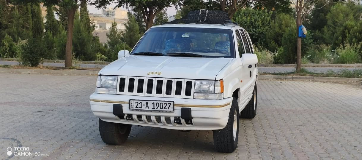 بیع مستعجل 44 ورقە و بی مجال مکان السیارە السلیمانیە   ***********      ***********  جیب کراند شیروکی مدیل 1995 سنویەو هزە و زنکە کلە جدید لحد 2031  کیرو محرك بلاد 6 سلندر کیر اوتوماتیك کیرو محرك شرط فیتر كهربایییات كله شغال كیجات كله شغال دعامیه لدعامی مابی ضربه او خیاس مسجل شاشه ایباد و كامره و حاسه و قفل مركزی ریمونت سیاره مابی مصرف الف دینار ترایك من السلیمانیه لحد البصره السليمانية, العراق
