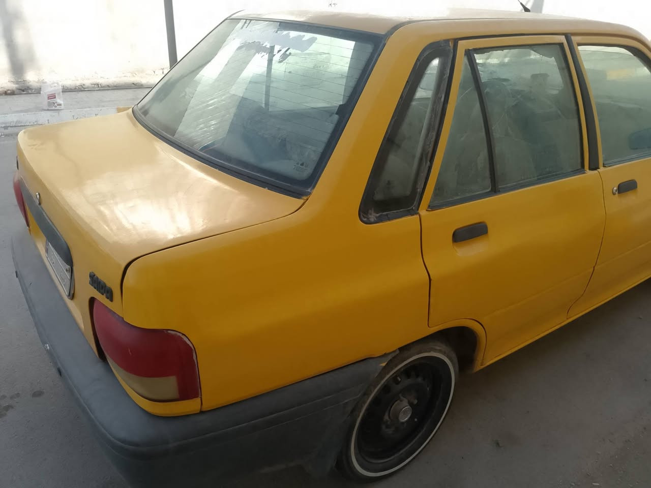 السلام عليكم سايبه للبيع موديل 2011رقم واسط السعر 17ورقه وبيه مجال لاتصال على الرقم ***********
