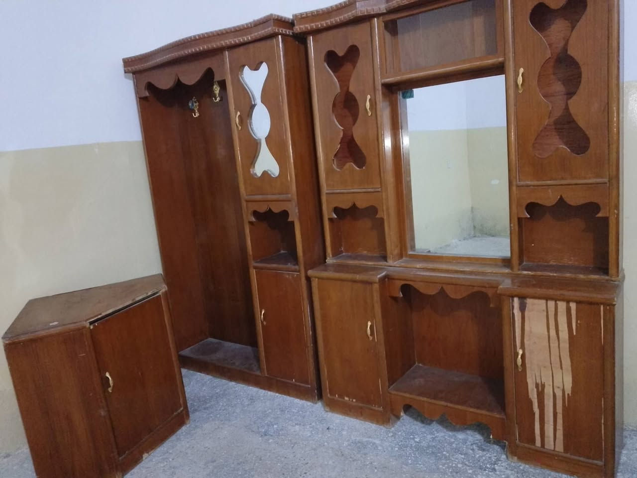تخم قنفات عشر قطع 350 الف
سيت طبلات 35الف
ميز تواليت وزاويه وميز احذيه75 الف


**إذا كنت صاحب هذا الإعلان وتريد حذفه لأي سبب، رجاءا أرسل رسالة إلى الدعم الفني**