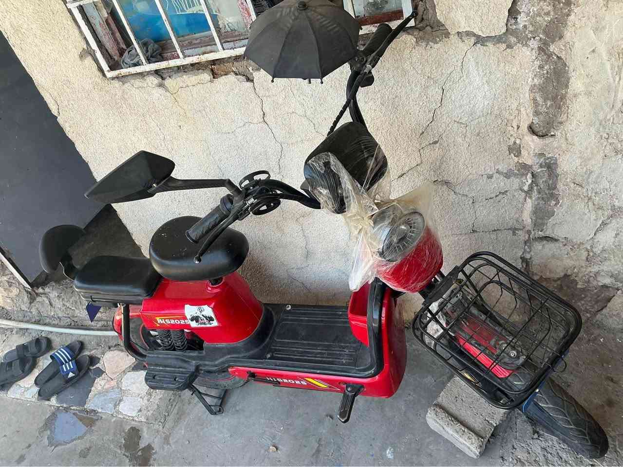 دراجة كهربائية حجم كبير نقص بطاريتين  نظيف كلش المكان كركوك قادسية ثانية
اتصل على الرقم *********** كركوك, العراق
