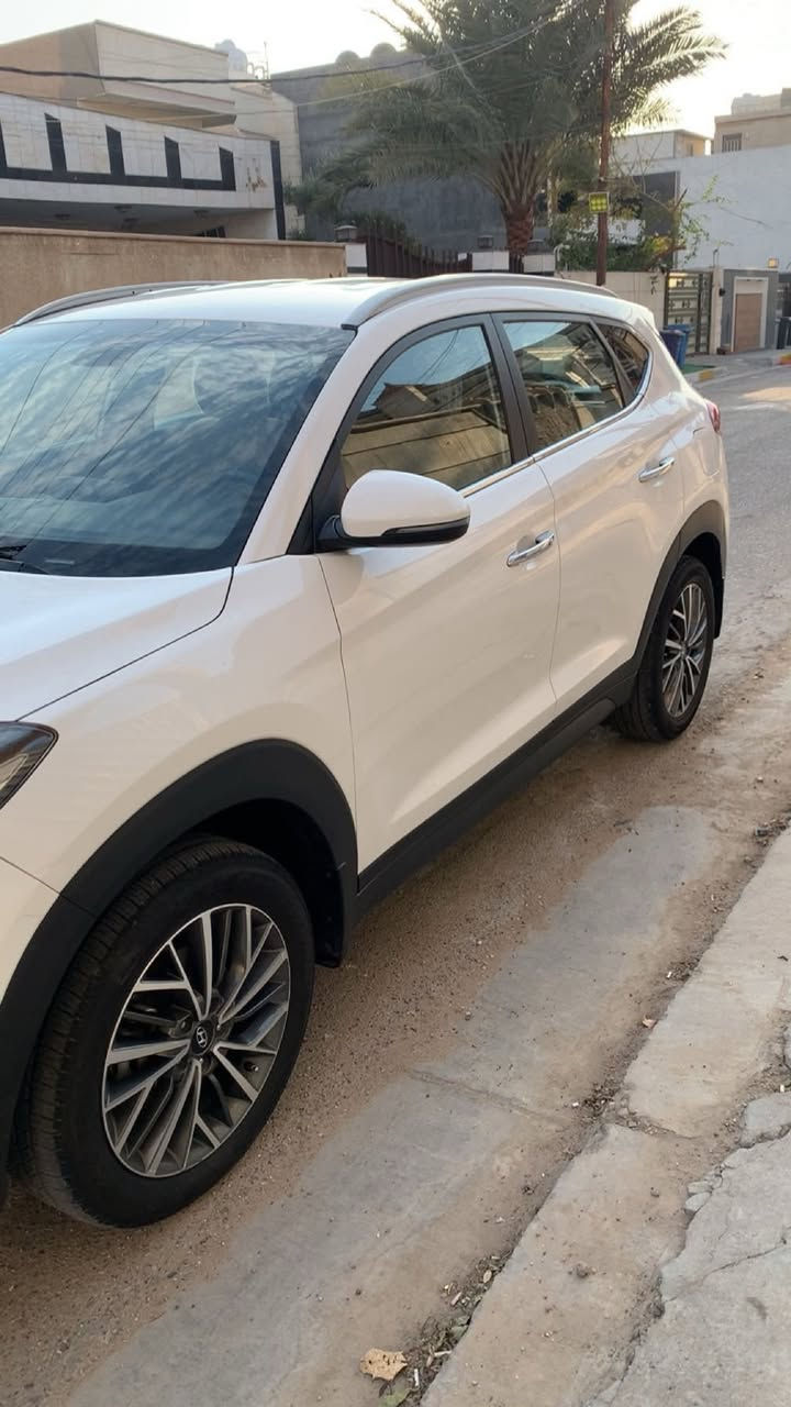 للبيع توسان موديل 2020 خليجيه      سنويه بأسمي ماشيه 67 الف رقم بغداد شركه الكاصد فول عدى البنراما  سياره كلش جديده كفاله سعر البيع 198$ بغداد حي الحسين قرب من حي جهاد ***********
