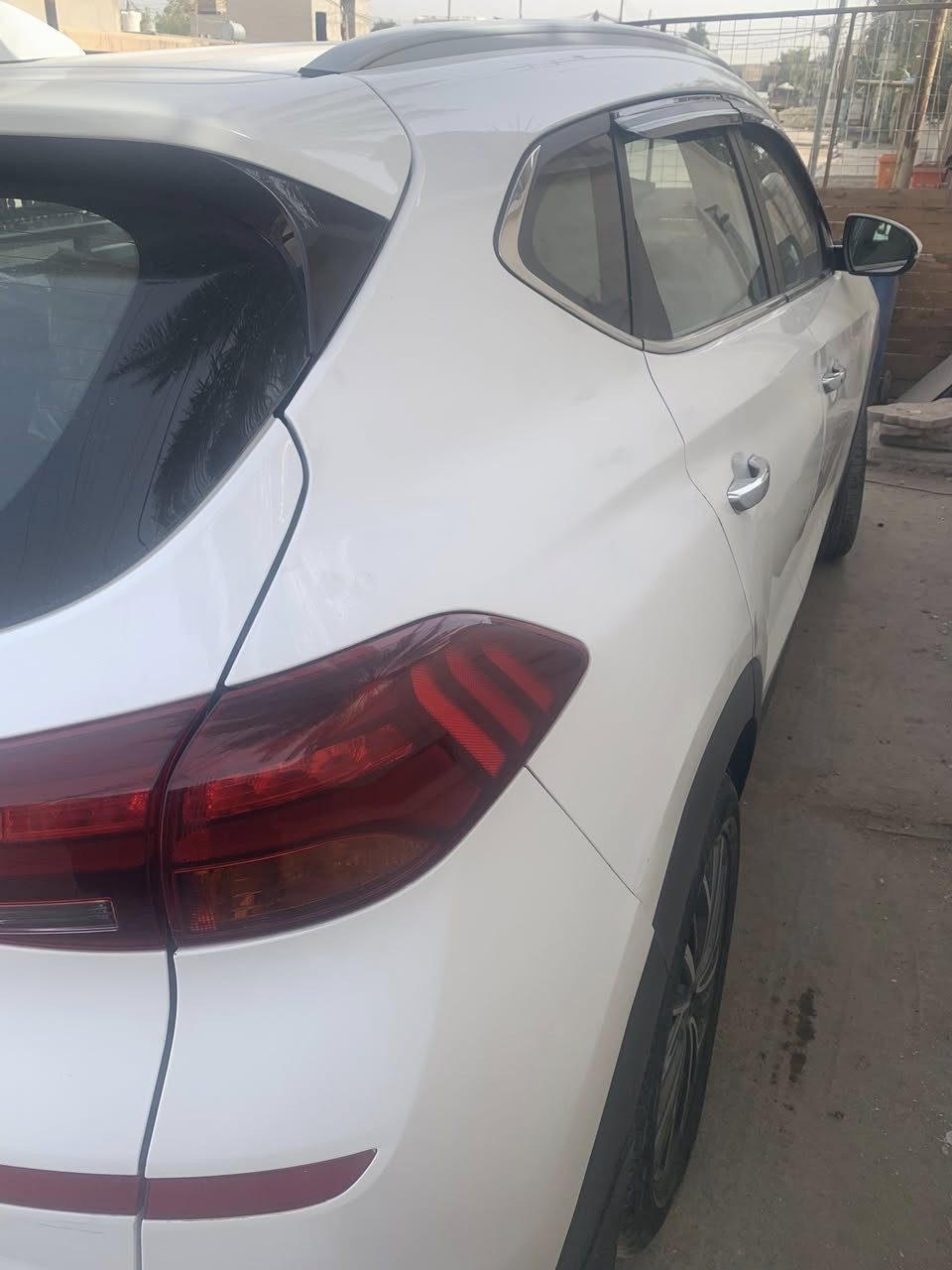 السلام عليكم توسان ٢٠٢٠ خمسة عدسات بك لايت لد مكان سياره بغداد رقم ***********.
