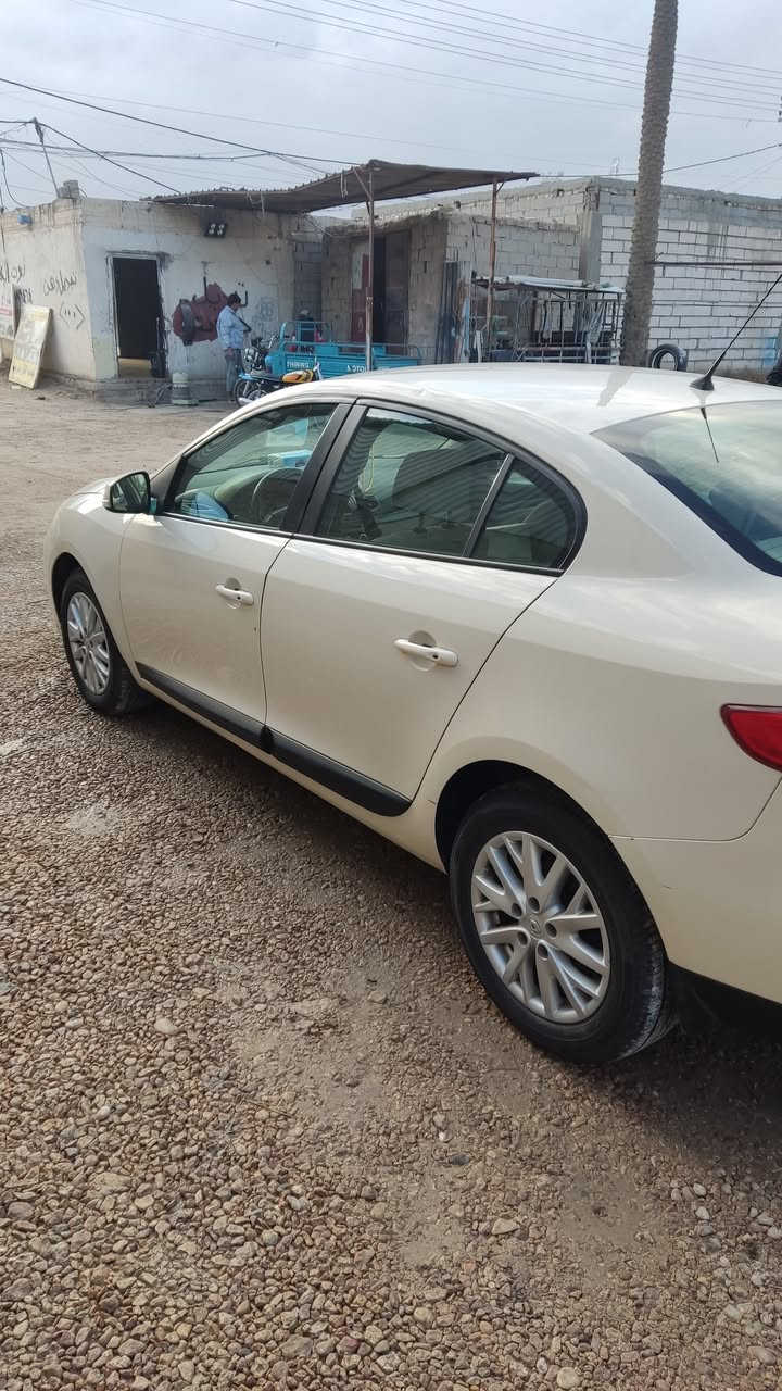 السلام عليكم
رينو فلونس
مديل 16
الوان بيجي
رقم كربلاء
بيه بس بالباب اليمن باره بسيط  فقط و  الباقي كفاله 
اتصل ع رقم ***********
