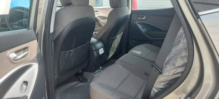 السلام عليكم
سنتافي 2014 للبيع
 باسمي رقم بغداد مشروع وطني مداور ثاني يوم
السياره وارد أمريكي ضربتها أمامي خفیفه ماواصله للشاصي وفي العراق بيها صبغ الباب الخلفي عكس السايق. السيارة رياضية تحكم ستيرن تبريد قطعتين محرك GDI 2400 دفع رباعي ماشية ١٢٢ الف ميل قابل للزياده
علما محرك بي تنقيص والمعروف اغلب محركات GDI تنقص
وكذلك محتاجه حدادية أمامي 
الباقي خير من الله 
السعر 132 بيها مجال للشراي .. شراي تجي تشوف وتقتنع وتدلل...
مكان السيارة العمارة 
استفسار اتصل *********** عمارة, ميسان
