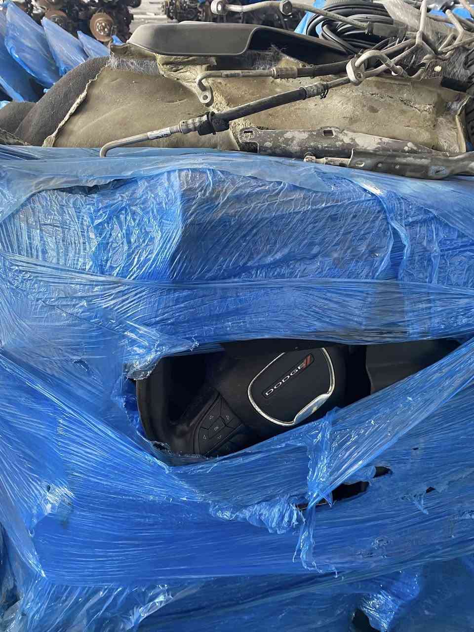 3 كصات دورنكو 
مديل 2014 ابيض
 ماروني2013
 اسود 2011
كل غراضهن موجوده شنو تحتاج لسيارتك راسلني وتدلل ***********
