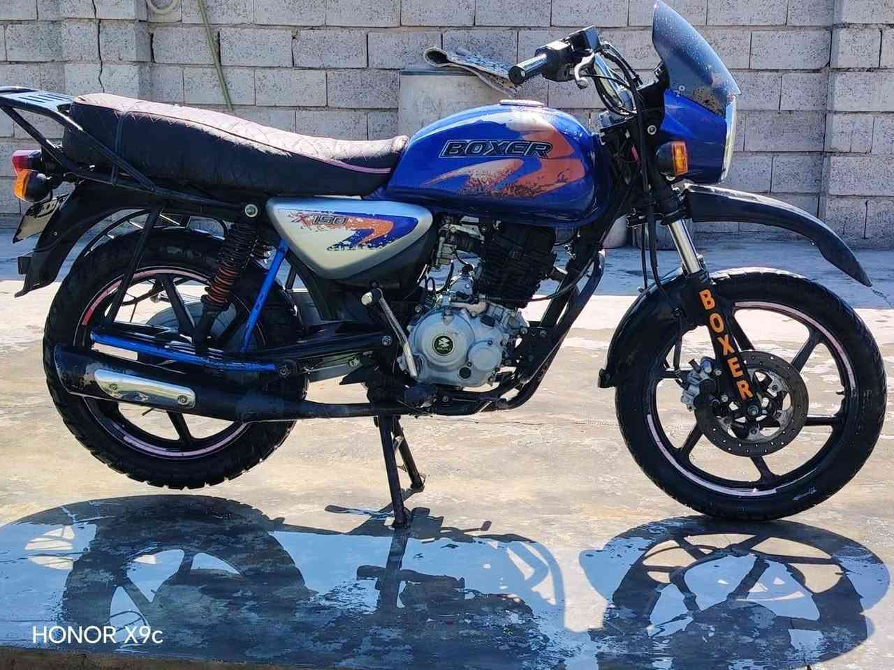 السلام عليكم للبيع دراجه بوكسر مديل 20اوراق اصوليه كامله شرط الترقيم مبدل سلندر كهربائيات كلهاا شغاله سلف وهندر شغال مكلف في النشر الاتصال على الرقم او مراسلة واتساب ***********
