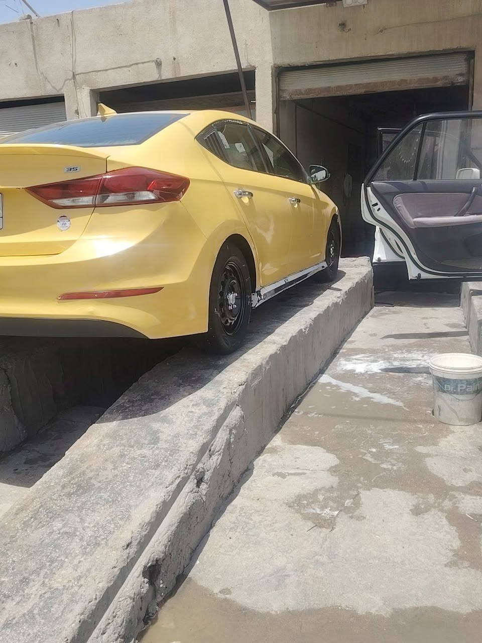 سلام عليكم  سياره لبيع انتره موديل 2018 تخم تاير محرك 2000 وارد امريكي مكان ناصري مركز رقم ناصريه ***********
