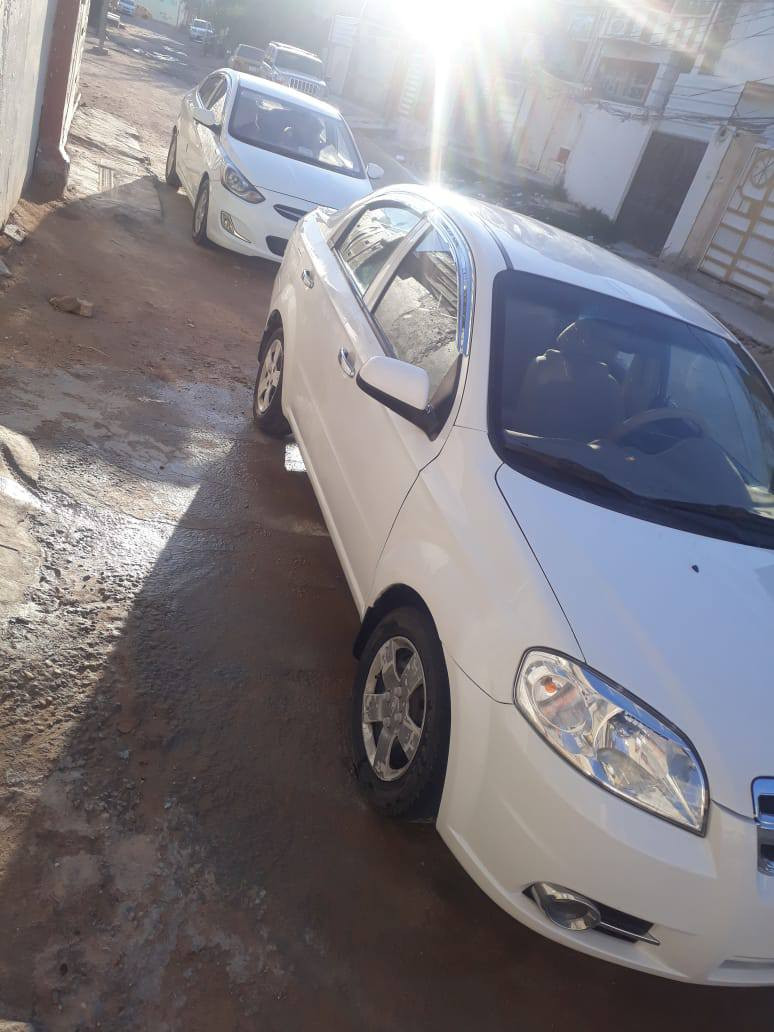 السلام عليكم سياره للبيع النوع افيو مديل 2010 خليجي محرك وكير حداديه جاهزه محرك مفتوح رقم نجف دولي جاهزه  بيه جاملغ وبيه بارد شويه مكان السياره النجف السعر 72 التواصل *********** النجف, العراق
