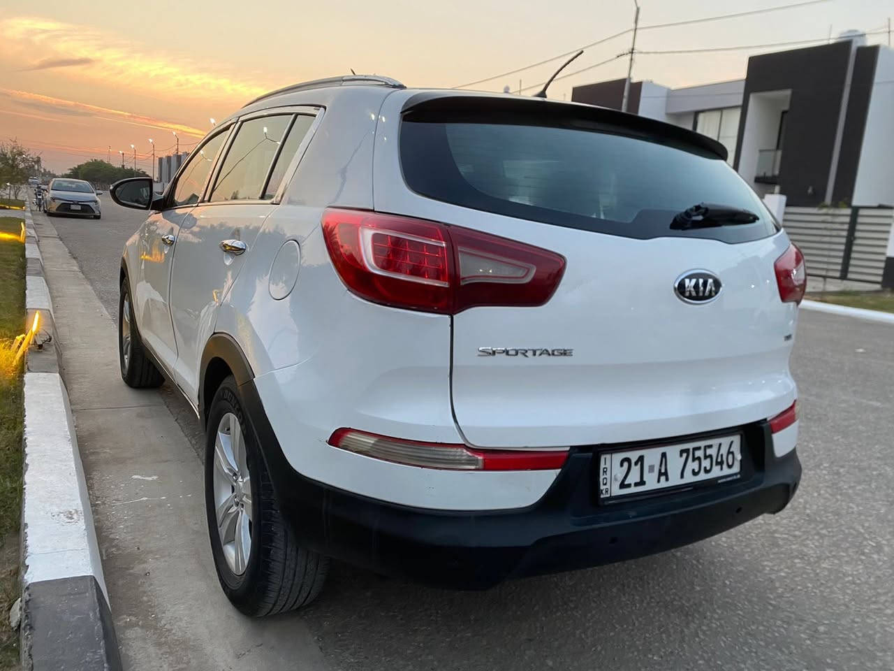 رقم سليمانيه راعيها عربي 2011 
مصبوغه حزام 
مكينه 2000 دوش ممفتوحه 
حداديه نافضها بجديد 
تبريد جديد بالصيف مسوي 
ادامه كامله السياره جاهزه من كلشي مابيها كل نقص
السعر113 بيها مجال  
مكانها كربلاء استفسار ***********
راسلني ادزلك السونار
