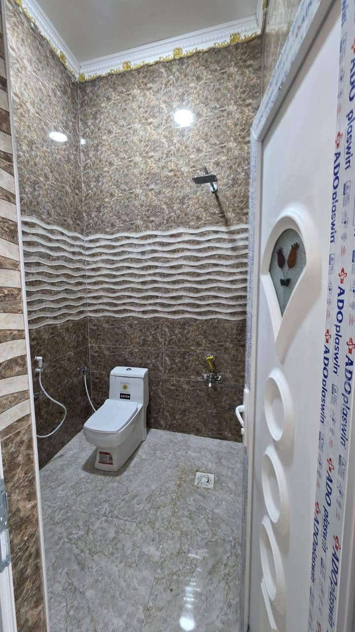 #اسعد_الله_أوقاتكم_بكل_خير
***********
دارين  سكن للبيع ⛪️ بسعر بلاش 
بيوت حلوه مرتبه 

#مساحت كل بيت 160متر  بناء حديث بعده بل جيس

#يحتوي البيت على غرفتين نوم 
و ديوان 
و صاله 
و مطبخ 
و صحيات داخلي و خارجي و كراج سياره 
بيت كلش مرتب 

كافه الخدمات متوفره 

#جنس_العقار :: طابو صرف زراعي بأسم عراقي سند ٢٥ 

البيوت علا شارع  10 متر 🛣️

#العنوان البصره حمدان طريق سيد حامد قرب مدينة الاندلس السكنيه

سعر كل بيت 85 مليون  و بي مجال 
#للاستفسار الاتصال على الهاتف 📞📳
📳((*********** صادق
