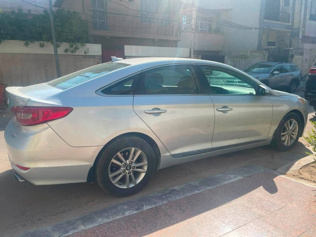 سلام عليكم
سوناتا موديل ٢٠١٦ وارد امريكي حادثه جاملغ وبنيد بدون دواخل سيارة جاهزة اي نقص ما بيهه مكينه تيربو مواصفات تحكمات ستيرن شاشه بيهه مواصفات مكاني بغداد بلديات سونار مرفق بل منشور 
سعر ١٠٤ وبيهه مجال
موبايل ‭***********
