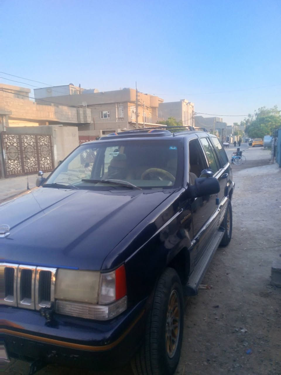 جيب شيروكي موديل ٩٣ گير ومحرك بطله ٣٠٠٠ رقم انگليزي كركوك سنويه لل ٣٠ صبغ جماليه شرط تحويل مكان كركوك رقم الهاتف *********** السعر ٤٨ بي مجال
