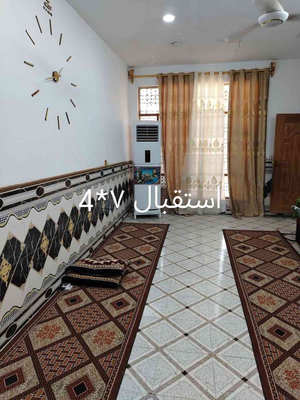 اسلام عليكم بيت البيع المساحه ٢٤٠  الدوانم ابضهر البانزيخانه المقابل الفين يحتوي عله استقبال٧* ٤ +صاله٤*٨ +مطبخ٥*٤ + غرف عدد ٢/ ٥*٤+ منور  +ترك  البيت ويا غراضك كاونتر +كيزر+ ٢تانكي ٣ + سبالت + غرفه نوم 
***********
