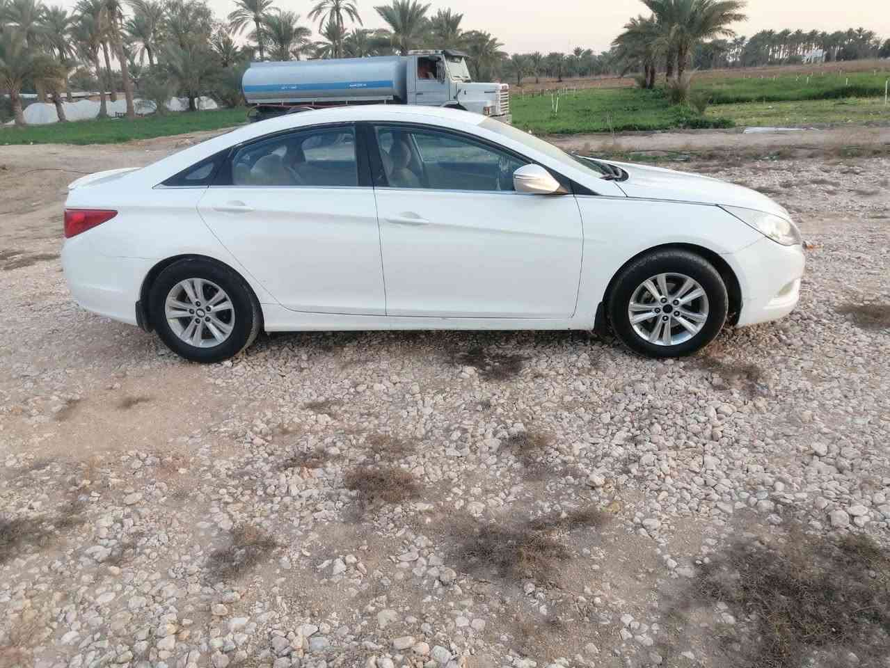 السلام عليكم
سوناتا موديل 2011رقم سليمانيه دولي بسمي 
سياره خيرمن الله مابيه اي نقص جاهزه للاخير 
مكينه 2400
سونار مرفق بل منشور 
مكان حله قرب سيطره الأثار 
السعر 115 وبيه مجال بسيط

***********
