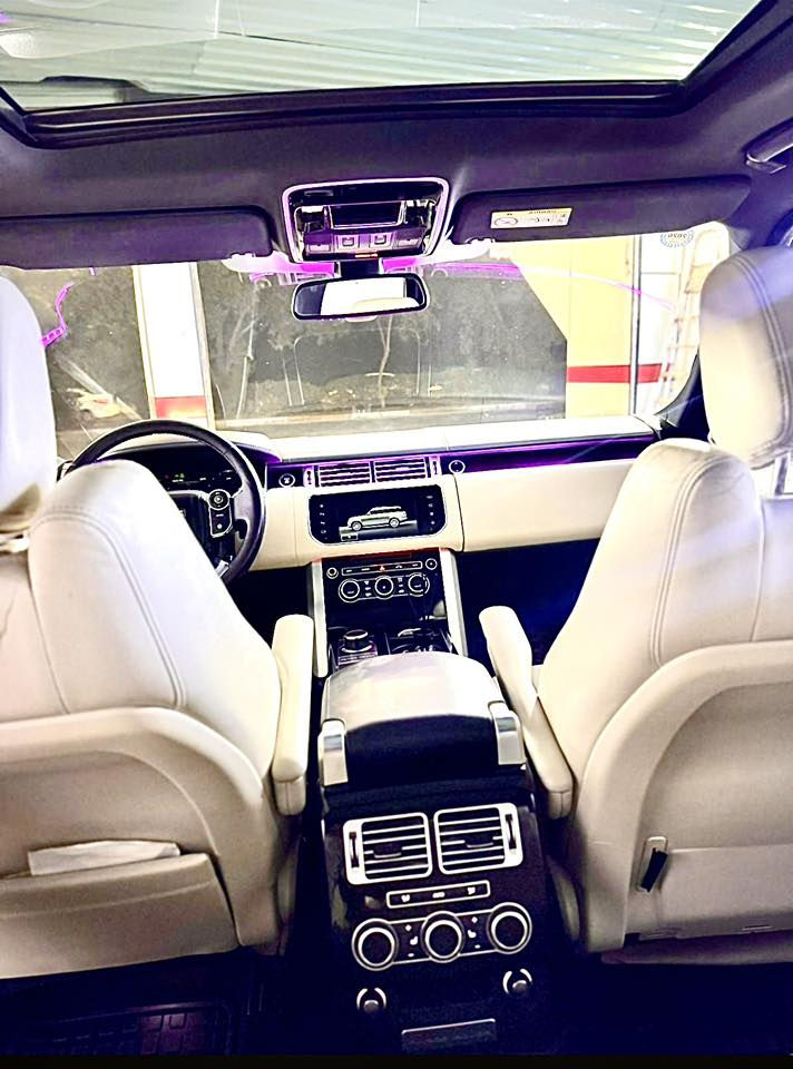 السلام عليكم …للبيع او المراوس بتاهو 22فما فوق
رانج روفر فوك سوبر تشارج موديل 2016 فول للاخير 
وبسعر مناسب جداً ب29الف دولار وبيهه مجال بسيط    وبالخير ع اللي تكون نصيبه
الموصفات // فوووول 
ترحيب وعلامة رانج عند الاقتراب ابواب بصمه وشفط وجنطه بابين كهرباء اربع كامرات محيطيه تبريد ثلاث قطع وتحكم خلفي كامل ..السياره سيرفس كامل بدون اي مسج بالدشبول 
كشنات تدفئه وتبريد وكهرباء 
لايت اوتو ومتحرك مع اتجاه السياره
جكات  اوتو هولد هاند بريك بصمه  سقف بانوراما ثلاث 3طكات
كامرات محيطيه 360 درجه 
ميموري خزن كشنات 
مري شفط وأشاره بالمري
رادارات امامي وجانبي 
سماعات ماركة 24 سماعه
زراك لايت وكامره
استيرن كهرباء وتدفئه
حساسات امامي خلفي /شفتات استيرن وبعد بيهه هواي مواصفات السياره كفاله من قطرة صبغ بيهه الباب خلف السايق تبديل بلادي نفس اللون والدرجه
محرك وكير وحداديه بشرط 
السياره ماشيه 130الف كيلو  حقيقي 
 اتصل وتدلل ***********وبي واتساب
