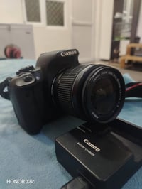 كاميرا كانون 700D • نظافتها شرط • شاحن وبطارية