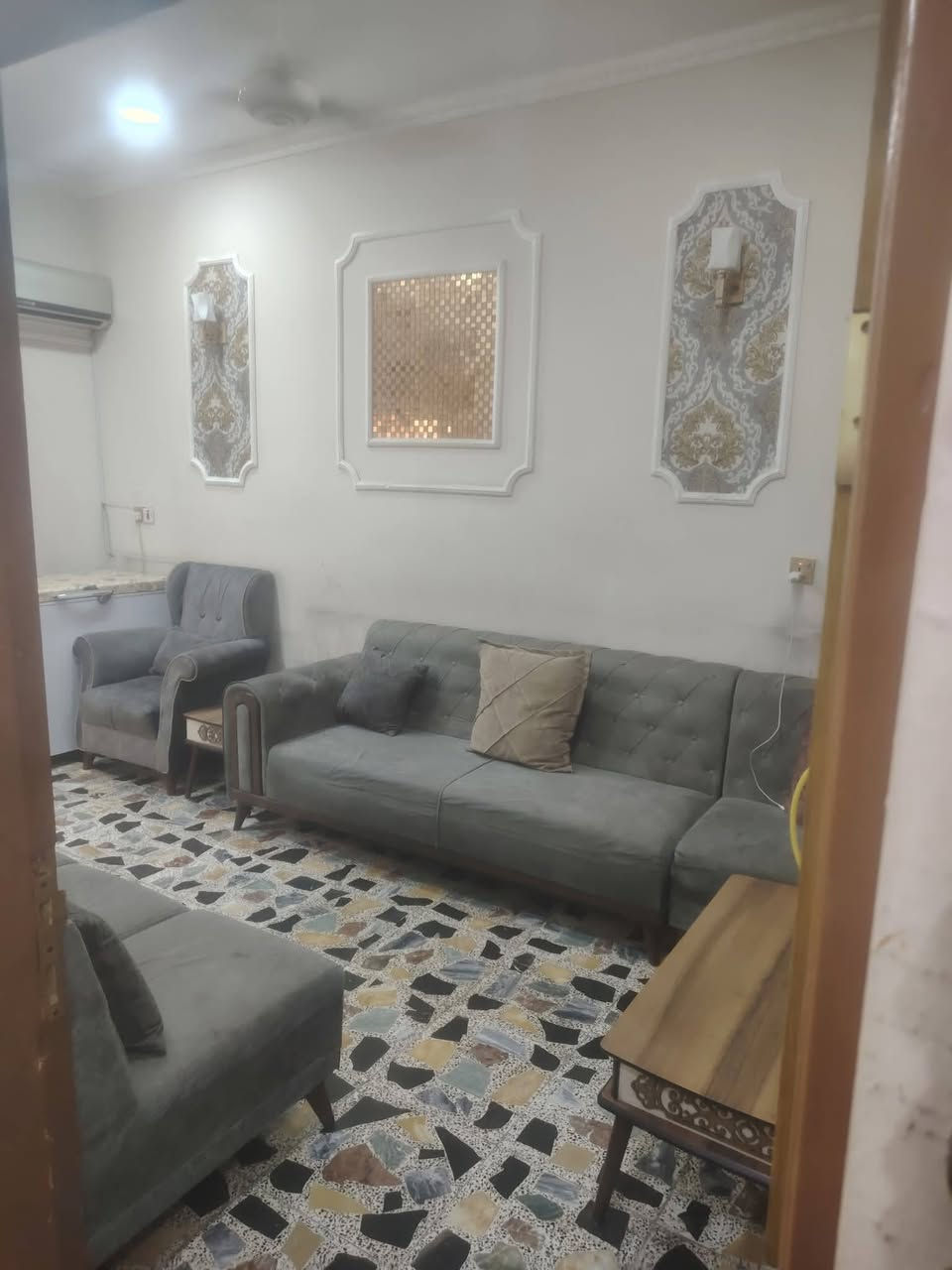 للبيع دار مساحة 75 متر طابو صرف بلسند مع التشجير 115متر [[واجها 5 نزل 23 ]]
🏡 قرب فرن ابوسالم القديم قرب أسواق طه🏡
🏠🔹️️يحتوي الدار على 🔹️🏠طابقين 🏠
1-استقبال 
2_مطبخ 
3-غرفة نوم واحدة + مخزن+ترك+صالة خطار))) طابق الثاني 
2غرف نوم +صحيات + الطابق الاخير الصطح مخزن كبير سندويج كامل من كل شي 
📍📍
📍📍📍📍📍📍📍📍📍📍📍📍📍📍📍📍📍[[العنوان ام الكبر و الغزلان  الاستفسار اكثر *********** 🏠🏠🏠🏠🏠🏠🏠🏠🏠🏠🏠🏠🏠🏠🏠🏠🏠🏠🏠🏠🏠🏠
