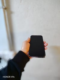 آيفون ١٤ برو ماكس • ٢٥٦ • كاميرا ٣/٥ واقفة