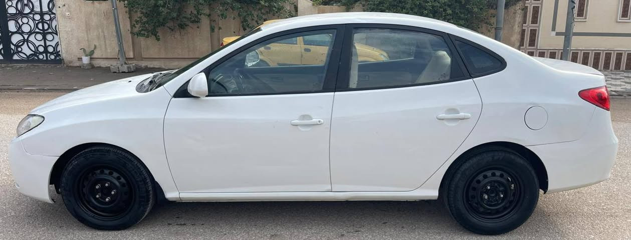 السلام عليكم
النترا أو افانتي 
موديل 10 
لون ابيض
ادوات كصتين 
كفاله كحرك وكير وحداديه وكهربائيات وتايرات باتري تبريد 
بس ارقام انكليزي
العنوان النجف 
السعر 40
***********
