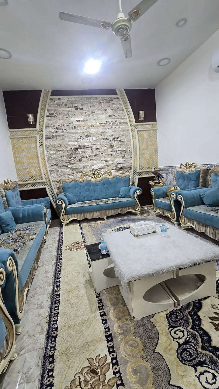 دار للبيع ركن مطلوب إسكان استقبال و مطبخ وصاله وغرفة عدد ٢ مع صحيات داخليه وخارجيه للاستفسار الاتصال على الرقم بيه واتساب ***********
