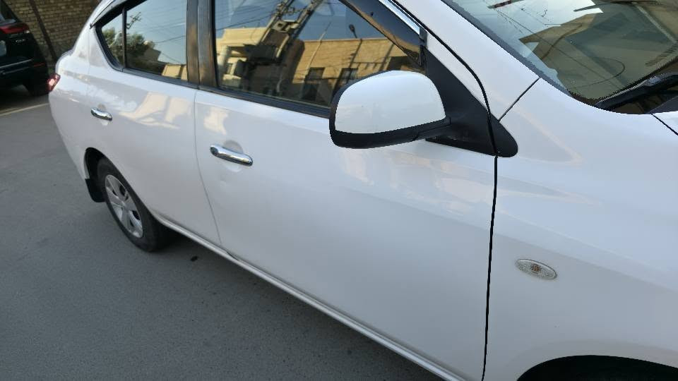 نيسان سني هندي للبيع 2019 
بيها قبق جنطة امبدل وربع الجاملغ الخلفي من جهة السايق مصبوغ السيارة ماشية 136 الف  رقم بغداد انكليزي بأسمي بيها تخم زينون سعرها 105 وبيها مجال للاستفسار *********** بغداد, العراق
