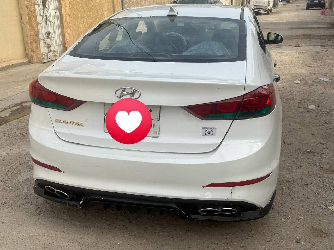 السلام عليكم 
النترا مديل مديل 2017 
أمريكي 
السياره بدون حادث. بدون تبديل 
بدون شواصي بدون لغود بدو حوض 
طابه كلين من امريكا  
السياره خير من الله 
ميكنه 2000دوش 
كيرها atبلادي 
صدر امامي خلفي 
تخم تاير. 
تتفئه 
تبريد ثلج ❄️ 
رقم أربيل. 
تحويل أو وكاله 
مكان السياره بغداد.  
السعر 115 وبيها مجال 
*********** 
شرط وين ميعجبك تفحص افحص 
صور امريكا مفرقه بلمنشور
