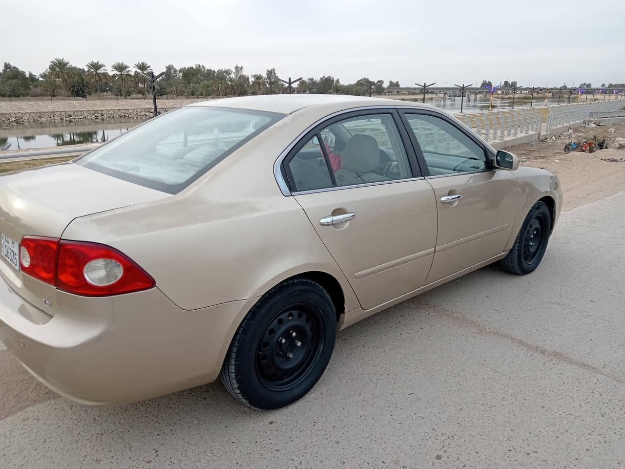 السلام عليكم
اوبتيما 2007 وارد امريكي
السياره حادث جاملغ بدون دواخل بيها مكانات صبغ ابيع  حزام السياره جاهزه على اخر مكان السياره بابل المسيب
السعر93 وبيها مجال
***********
***********
