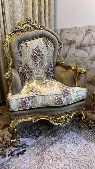 تخم مصري ملكي عشر مقاعد مع طبله وسطيه مرمر نظيف جداً خشب زان مكانه المنصور السعر مليون و٣٠٠ م***********
