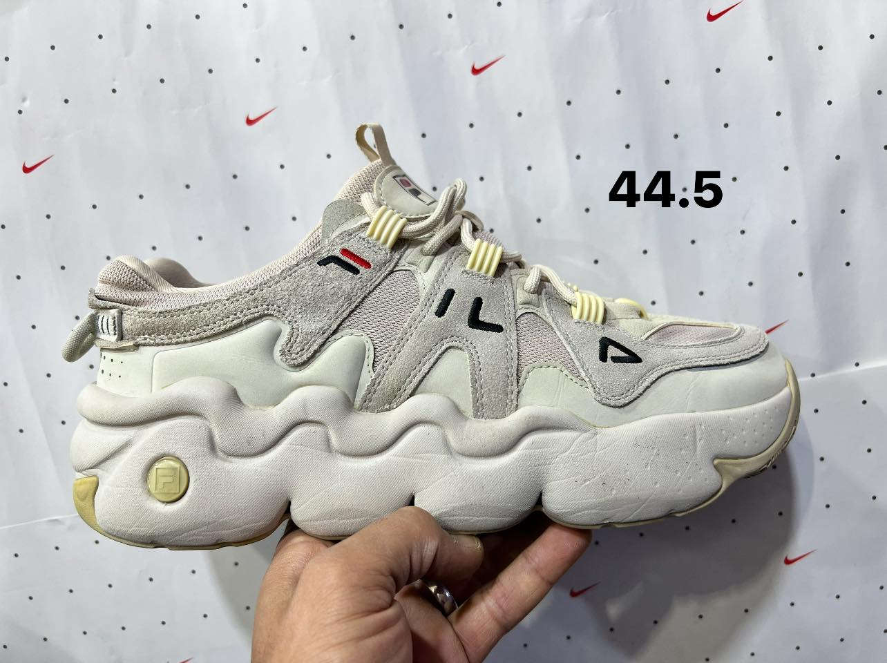 ماركات باله 

سوبر كريم 

القياسات داخل الصور 

الاسعار مختلفه 

العنوان ؛ باب الشرجي سوك هرج مقابل مطعم الحاج محل ابو رحيم 

***********

توصيل 5
