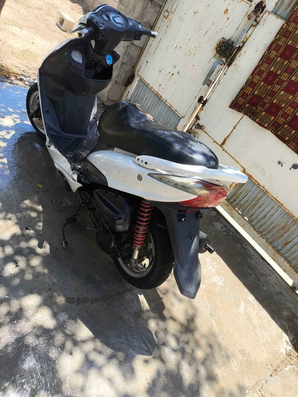 سلام عليكم  دراجه سيام  للبيع دراجه حلوه ونضيفه   السعر خاص  والشراي يتصل ويدلل  مكاني ديالى بعقوبه  ***********

